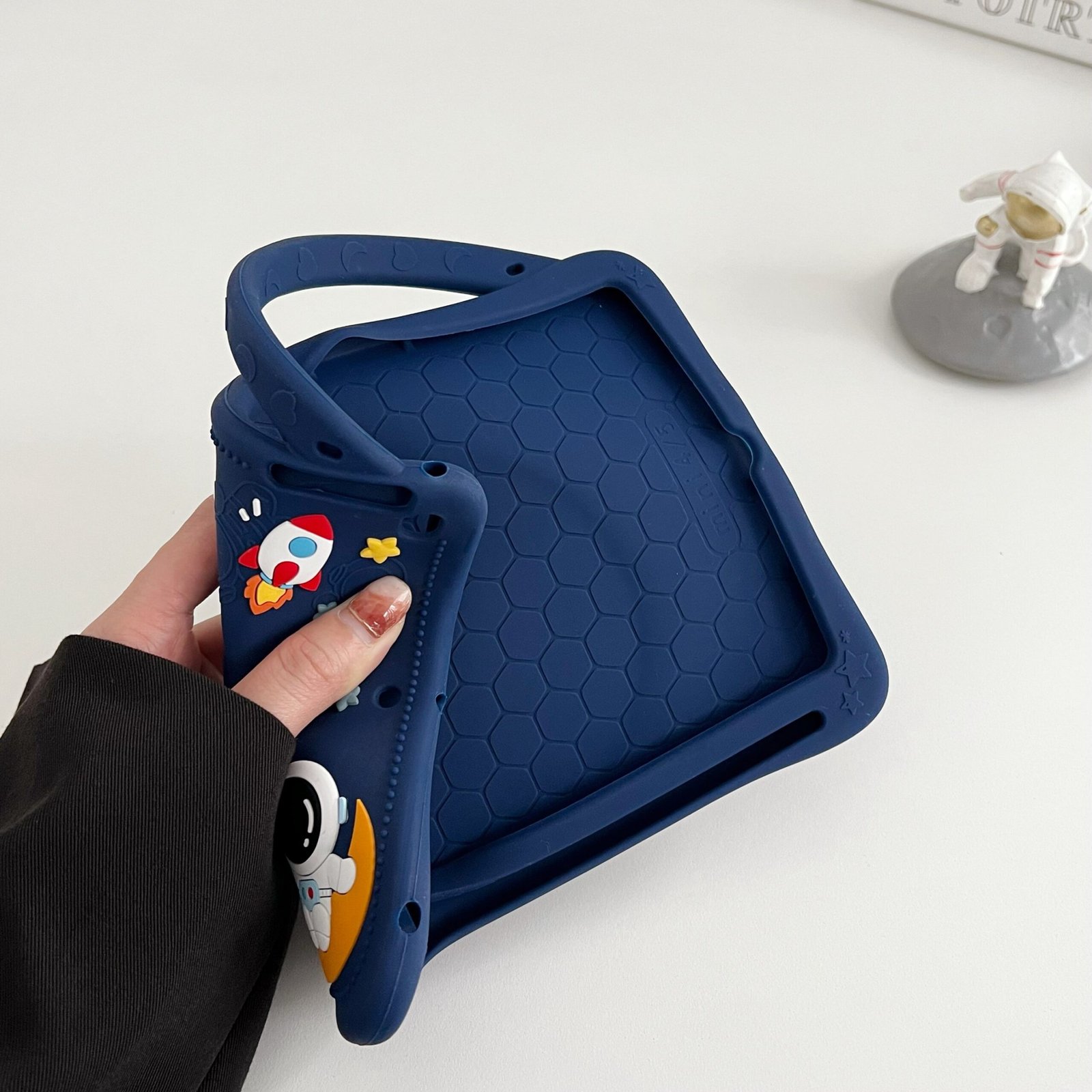 iPad 9.7 inch Case iPad 6th/5th Gen Case for iPad 9.7 Pro & iPad Air 2 Full-Body Silicone+PC Protection Rotating Stand Shockproof Case for Kids Tablet Cover - Blue - Image 4